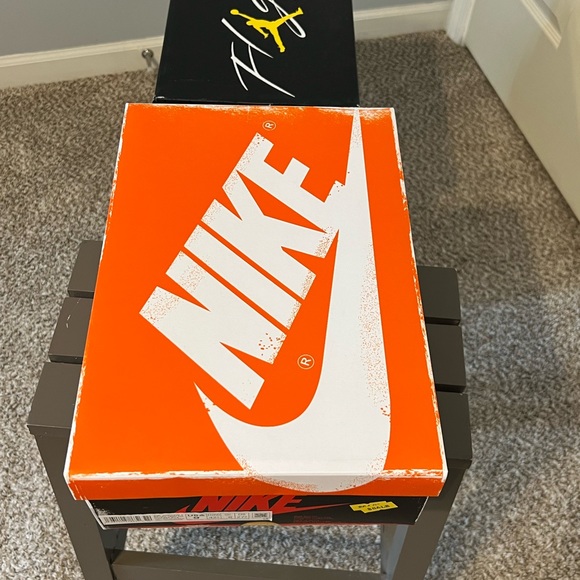 Aire Jordan 1 Retro High OG Chicago - Picture 9 of 9